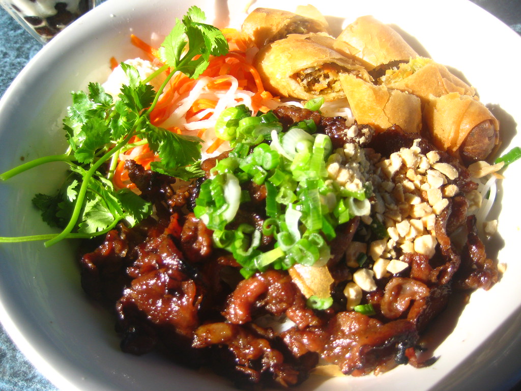 Beef vermicelli bowl